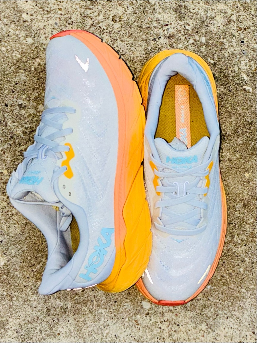Hoka Arahi 6 Orange Nimbus Cloud Running Sneakers Sz 8.5